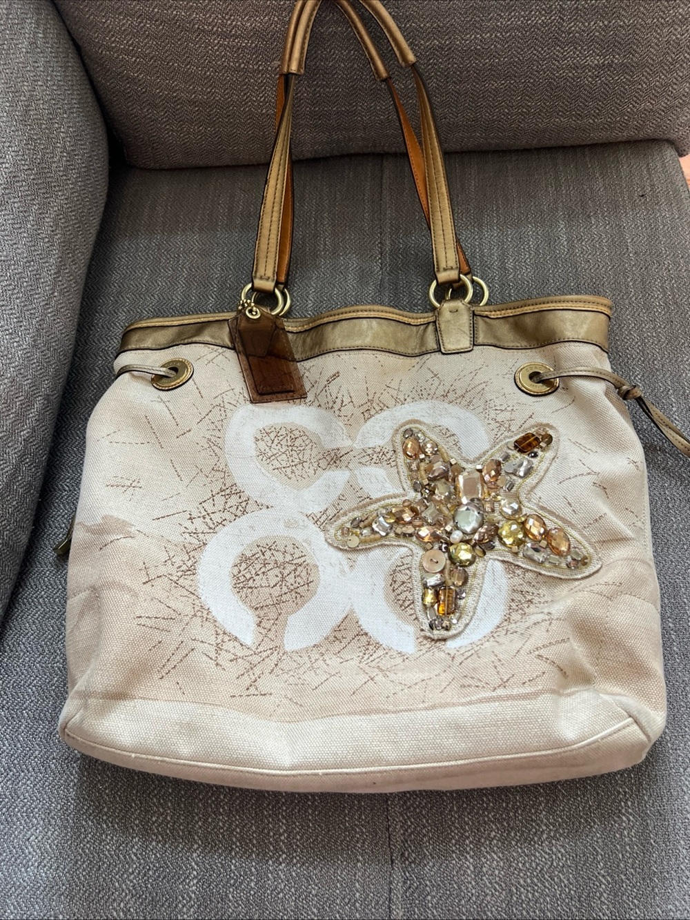 Unique Coach Audrey Canvas Limited Edition Tote bag w/ Jeweled Starfish 17024